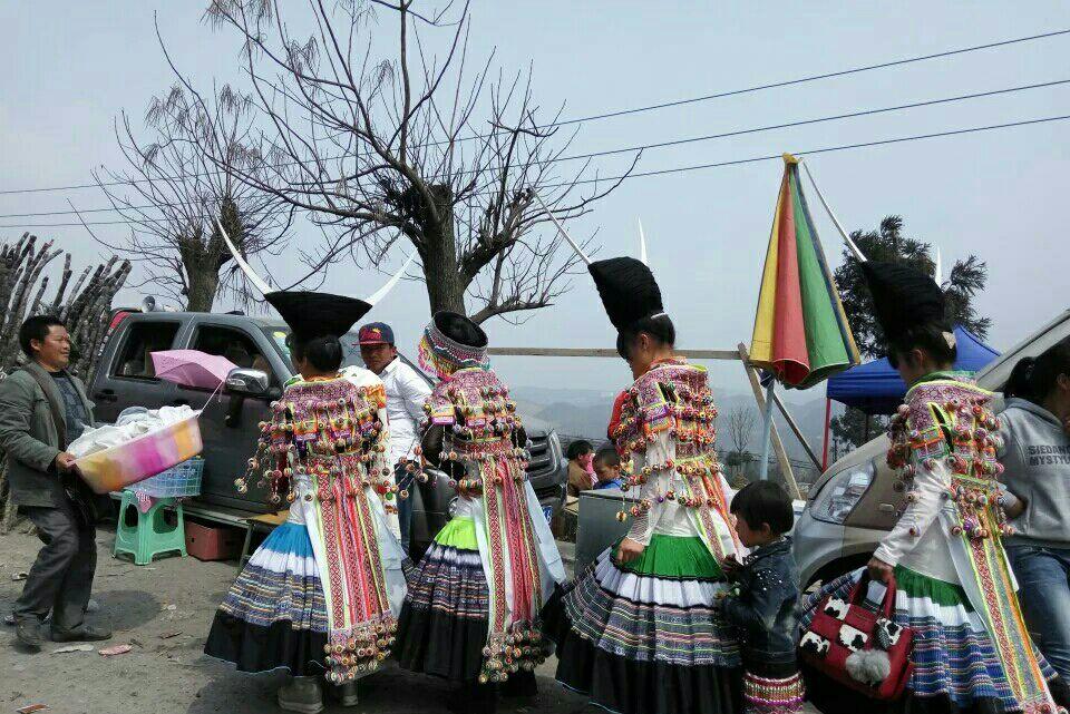 贵州毕节苗族一些风俗,苗族婚礼新娘出嫁风俗