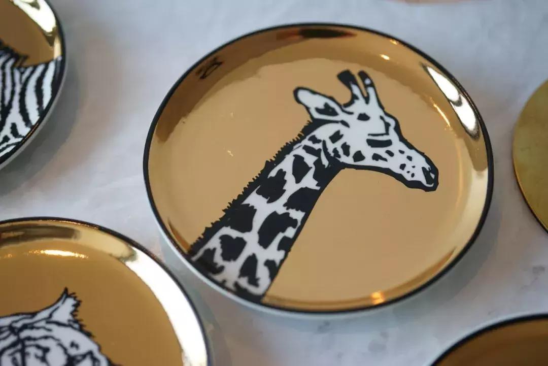 喝水一定要选择一个好杯子,选杯子颜色重要还是图案重要