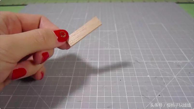 自制60厘米芭比娃娃的床头柜,给芭比娃娃做床又简单又好看