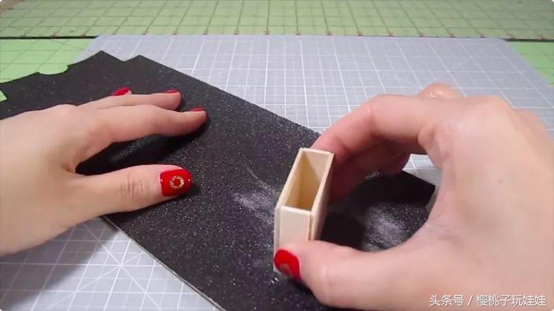 自制60厘米芭比娃娃的床头柜,给芭比娃娃做床又简单又好看