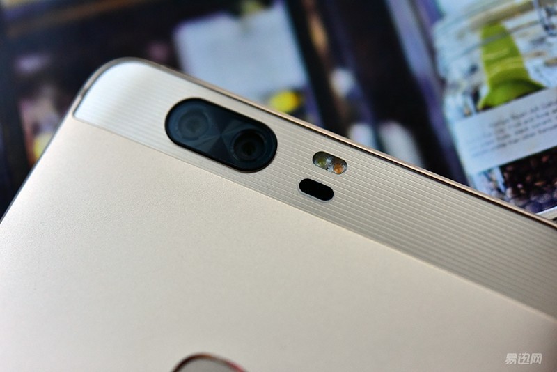 荣耀v8特色,荣耀v8是旗舰版吗