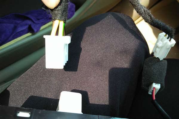 别克凯越加装车窗亮片,2015款别克凯越加装倒车雷达