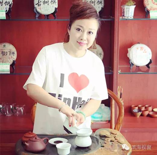 渤海早报：“庆生”T恤飘舞“滨海范儿”