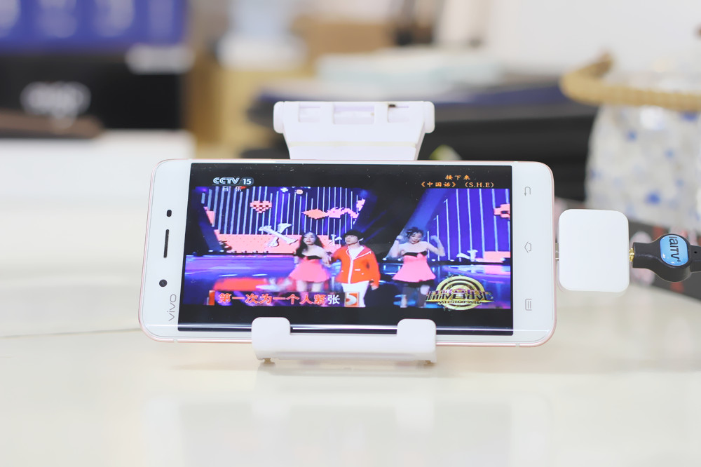 手机看免费电视直播怎么看免流量,手机免流量看抖音