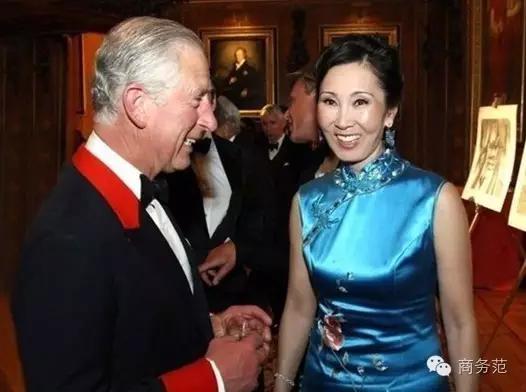 王思聪妈妈晚宴,王思聪妈妈同框