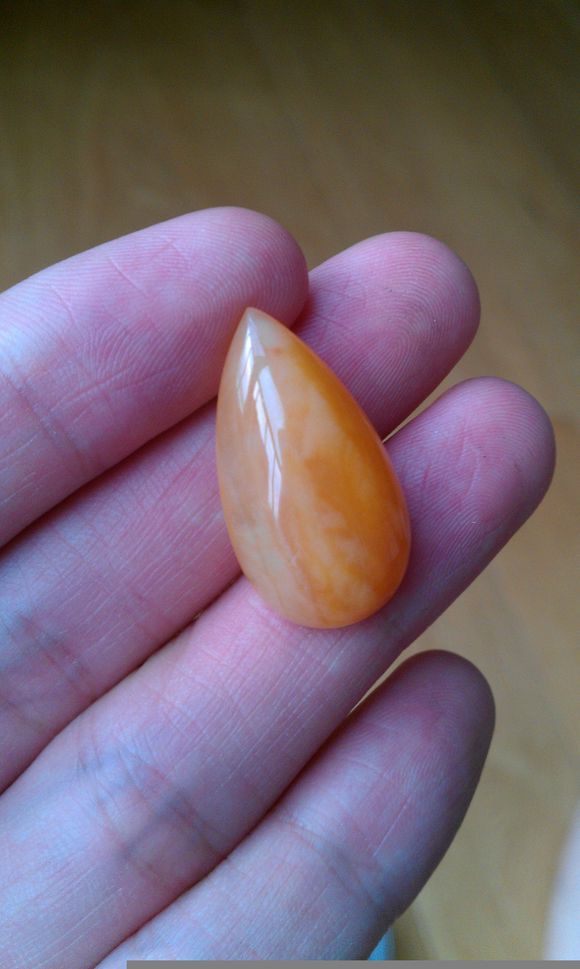 女人是水做的,玉石也会缺水快看看你戴着的女人吧!藏友必看!