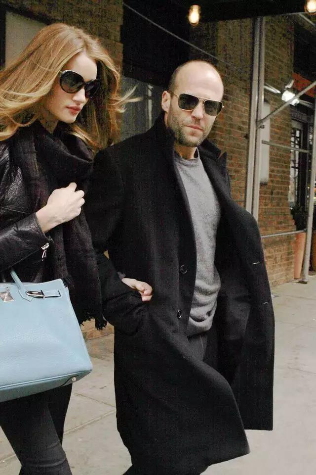 她，农场出身，15岁进军超模界，29岁将成为好莱坞第一硬汉背