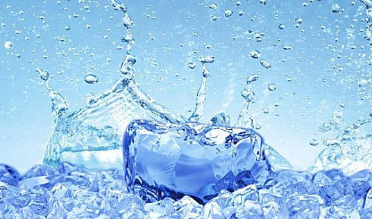 肌肤缺水的原因及解决方法,脸部肌肤缺水如何补水