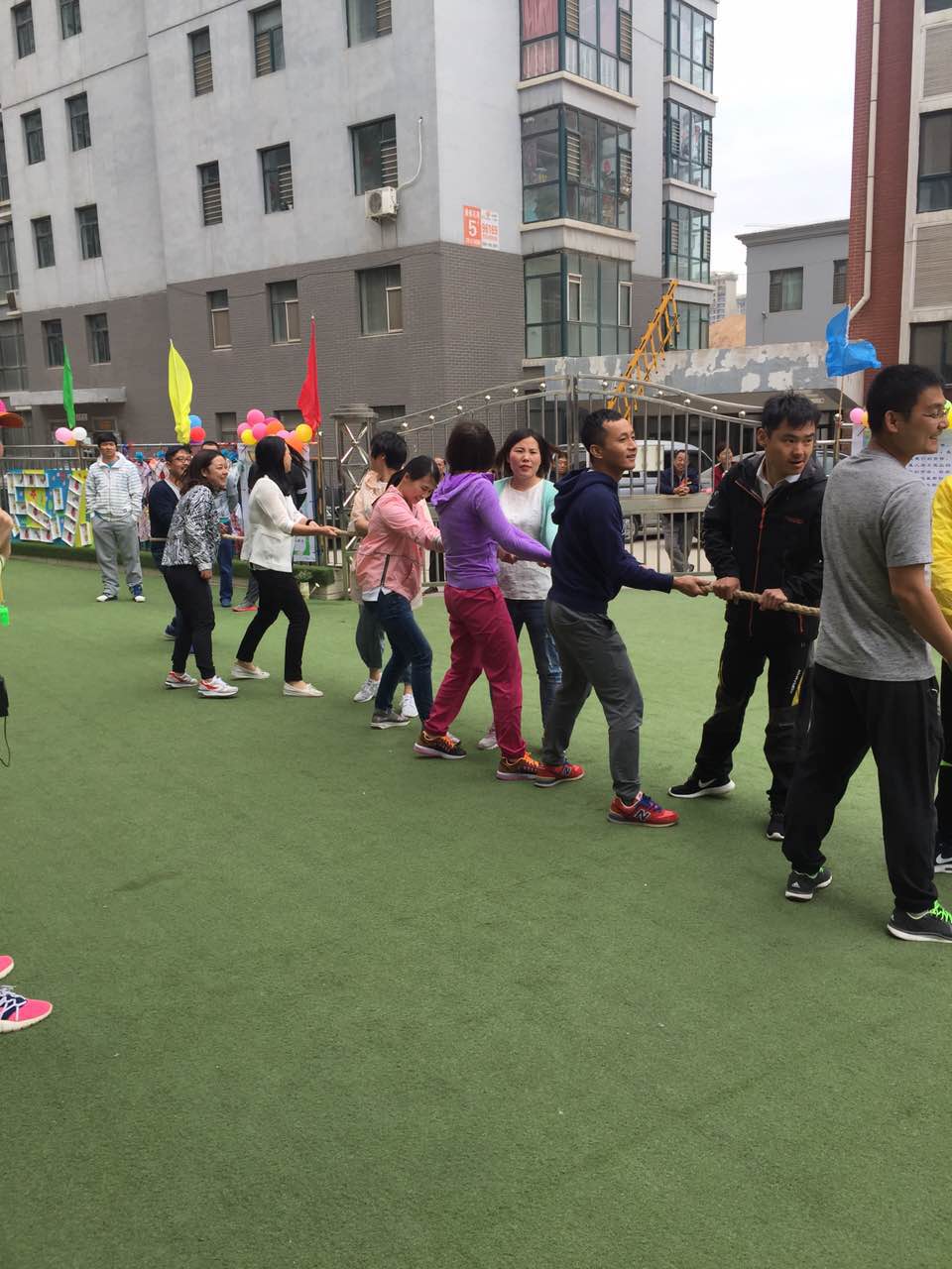 趣味横生,欢乐不断——东大景泰幼儿园举行“六一亲子运动会”!