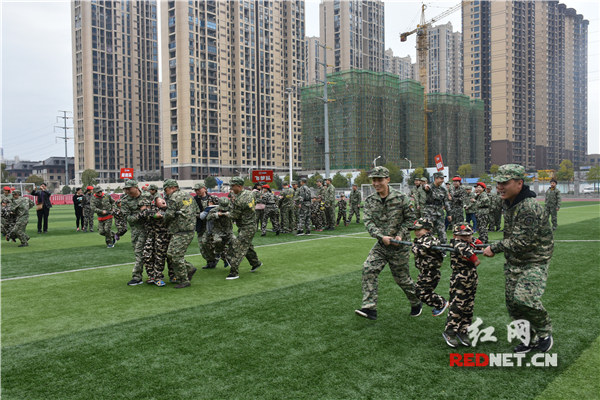 幼儿园上阵父子兵亲子活动通知,国防军事教育亲子活动