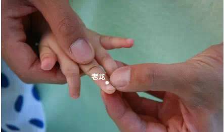 小儿推拿止咳化痰手法图解,小儿推拿三分钟退烧手法图解