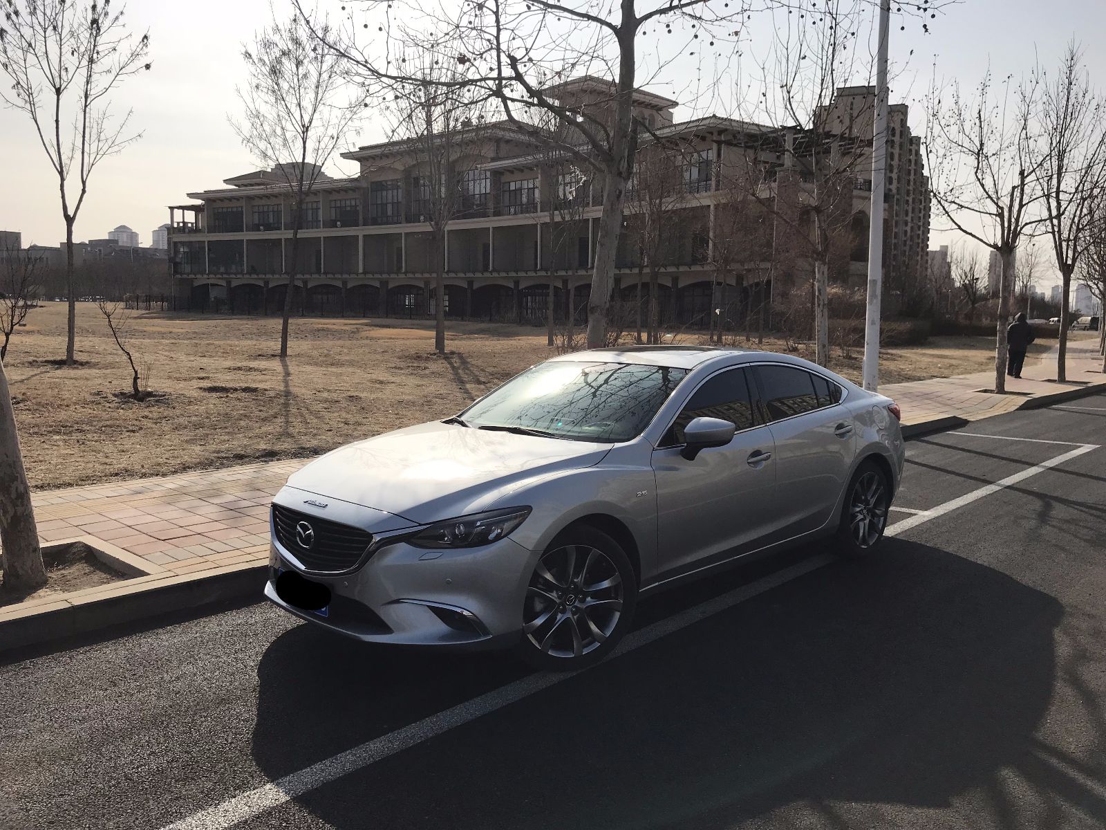 18款银色阿特兹2.5尊崇版二手车,银色阿特兹实车