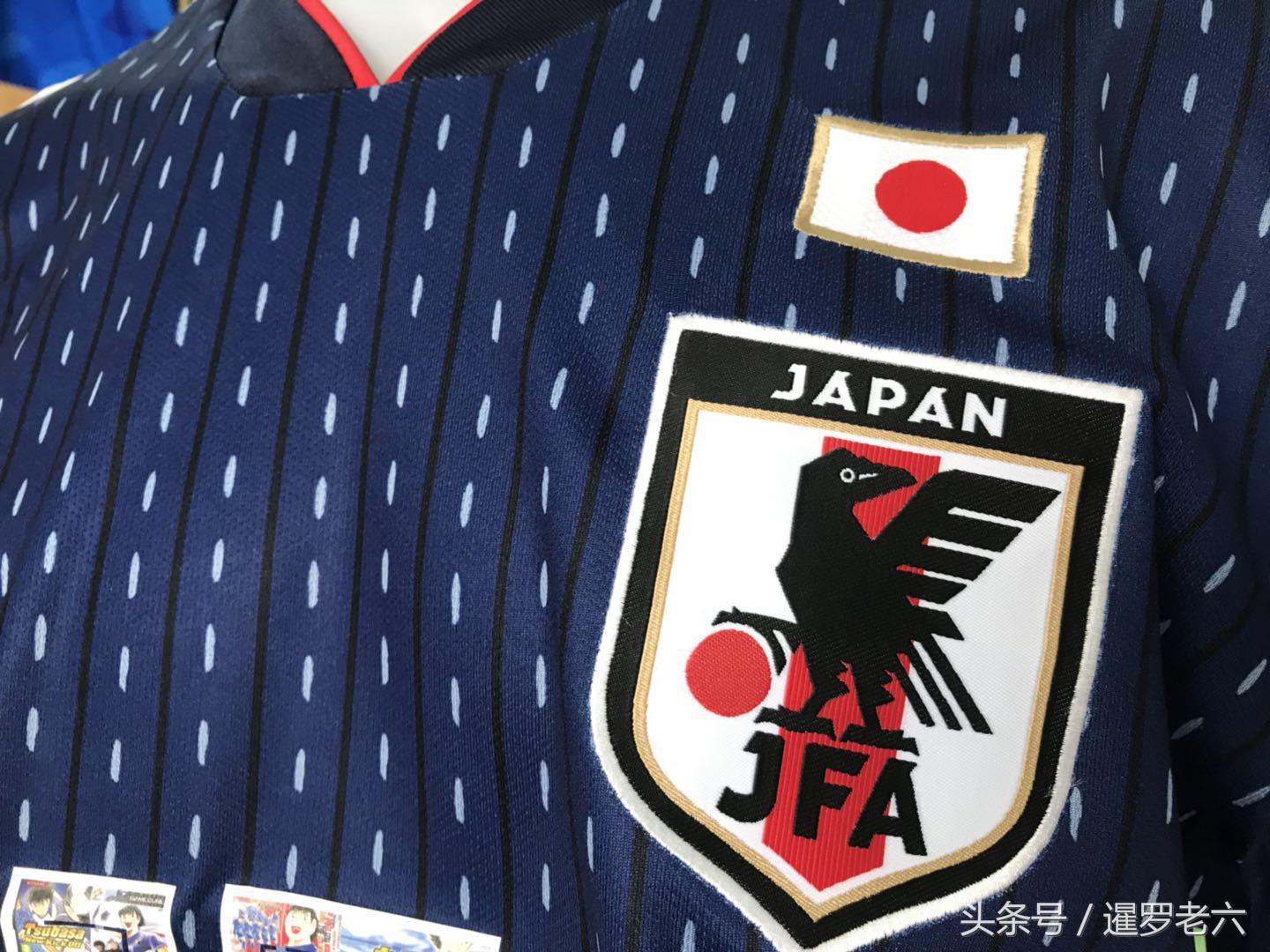 在曼谷偶遇阿迪达斯“足球小将”版世界杯战袍,确定不是山寨货?