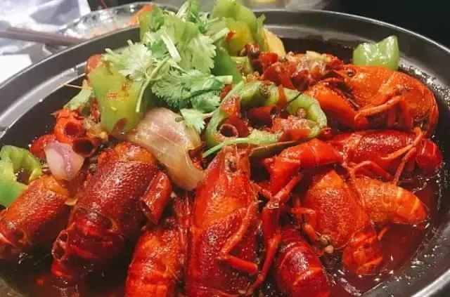 第一批吃小龙虾视频,第一个吃小龙虾的人