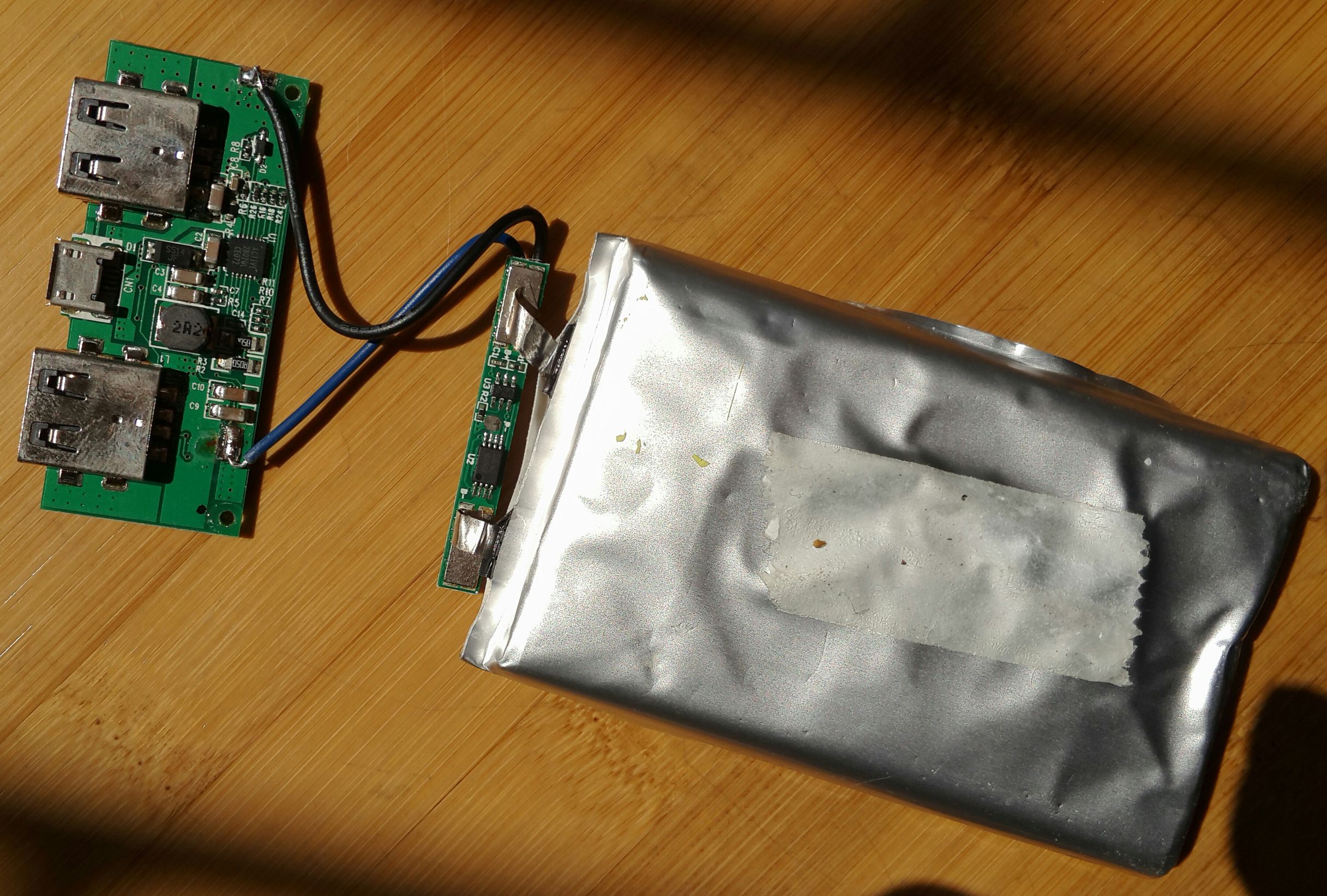 与乐磁吸充电宝拆解,拆解充电宝100000毫安