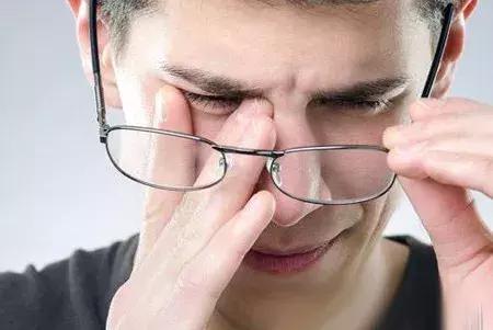 右眼老跳是有灾吗,右眼跳是否真的有灾