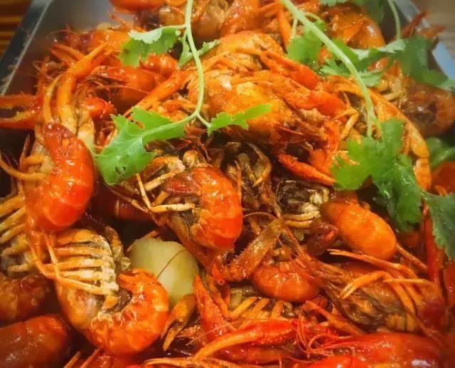 第一批吃小龙虾视频,第一个吃小龙虾的人