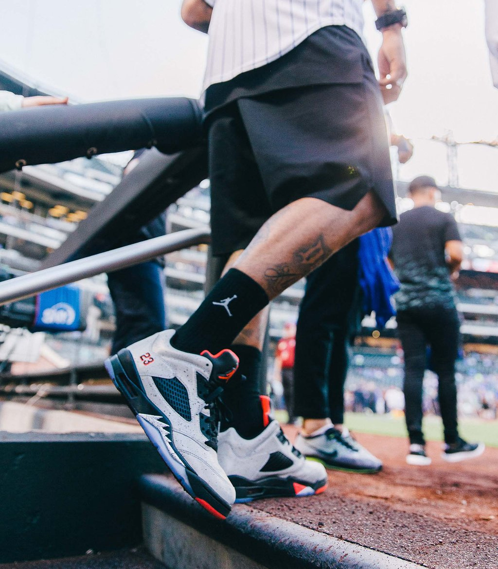 球鞋信息一览|夜光底750Boost、全黑NMD相隔一天发售,要剁脚了