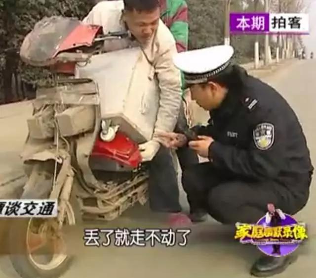 那个穿着制服、说着川普,却红到岛国的成都男子,原来是他!