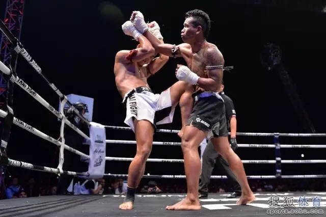 西提猜打败泰拳视频,西提猜大战泰拳王