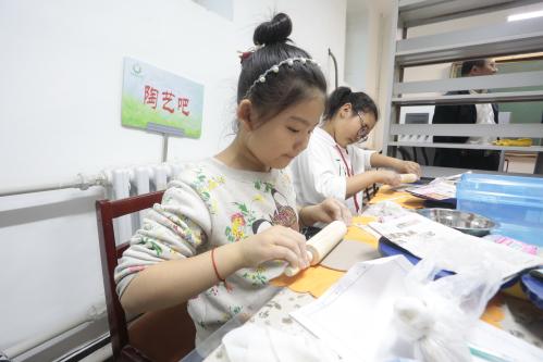 政府买单孩子喜欢哈市小学生家长：给三点半课后服务点赞