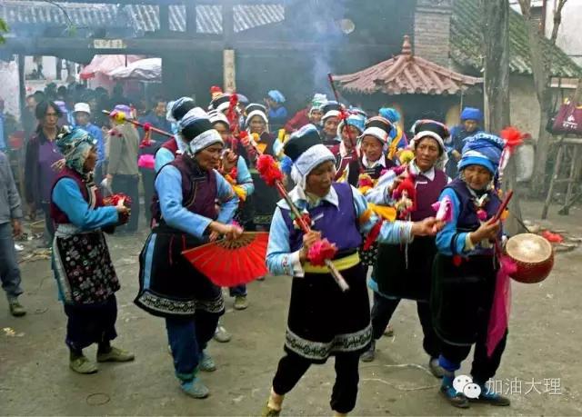 大理游人人山人海,大理万人齐舞