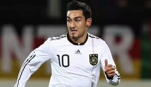 两大巨星悲情离开欧洲杯,盘点欧洲杯已经告别的巨星