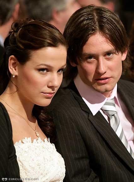 他被称球场莫扎特，酷似张杰曾陷招妓丑闻，35岁国家队最后一战