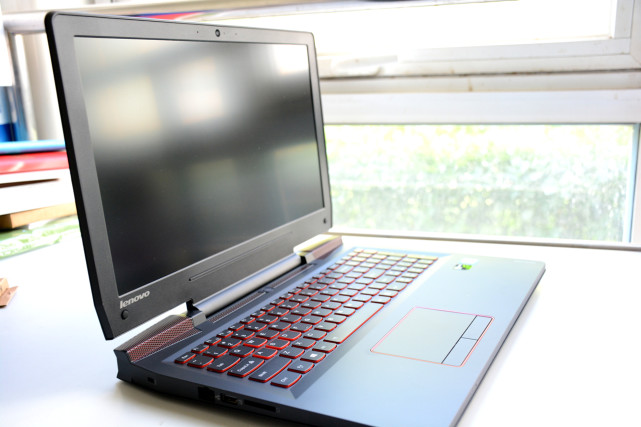 联想拯救者15能运行大型游戏吗,联想拯救者y7000和戴尔游匣15