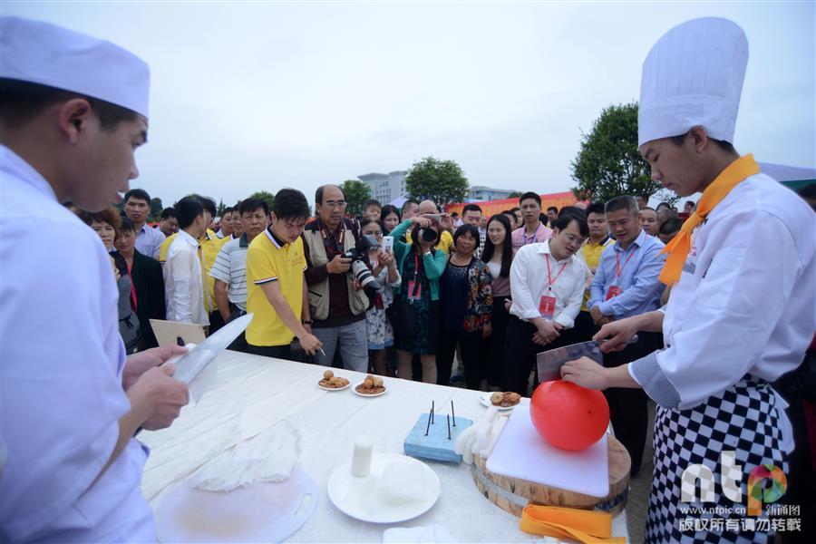 湖南湘菜厨王争霸赛视频,湘菜厨王争霸赛2017视频