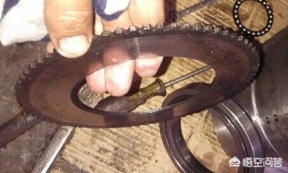 铲车变速箱压力高的危害,山工装载机变速箱压力高怎么办