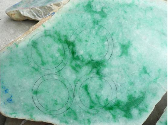 不知翡翠“一手走”？那你便是外行人