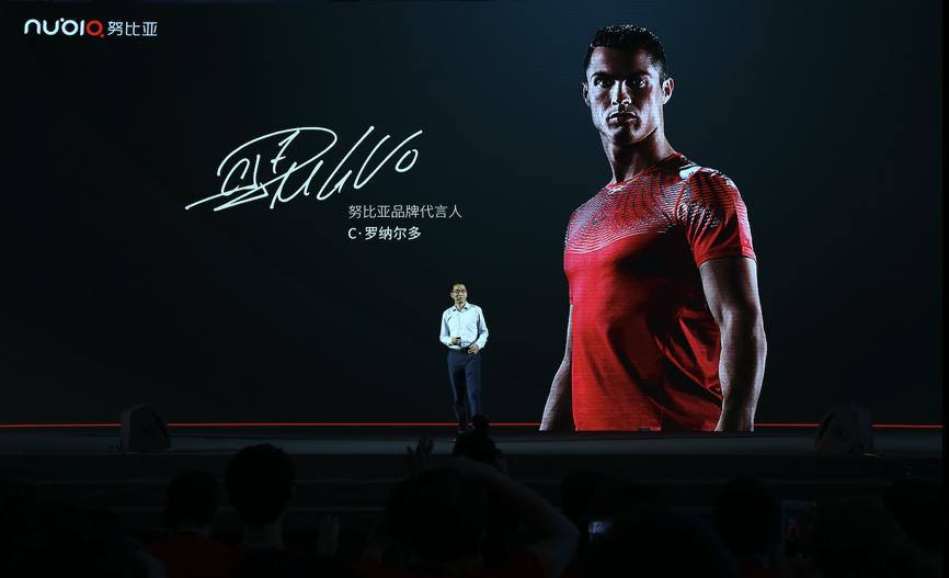C罗合体，努比亚要变身看球神器