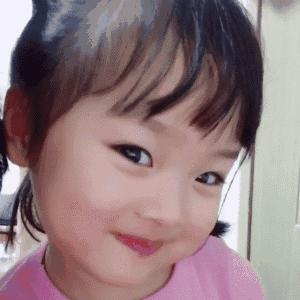 孙怡穿毛边裤子,孙怡穿黑色裤子