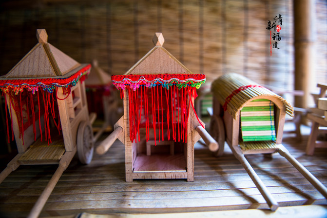 杞诲鏃呰,杞诲鍑鸿