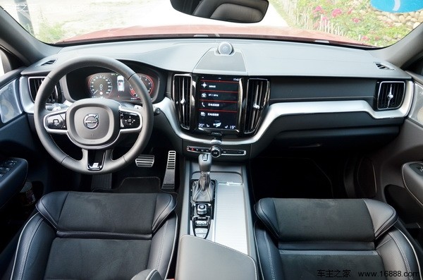 沃尔沃xc60自动驾驶视频,沃尔沃xc60自动驾驶讲解