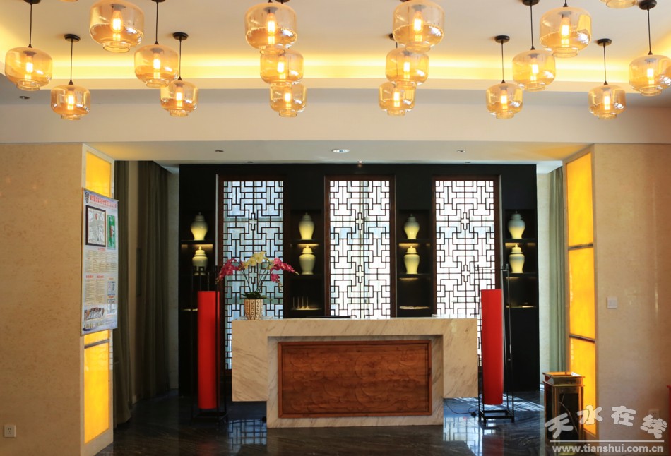 又到花开烂漫时下一句,清明出游来汤峪踏青泡温泉