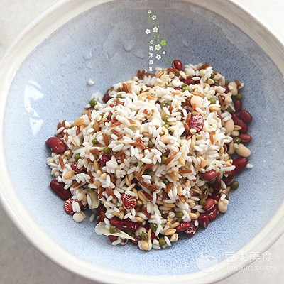 一碗什么都有的八宝粥,八宝粥其实不止八宝