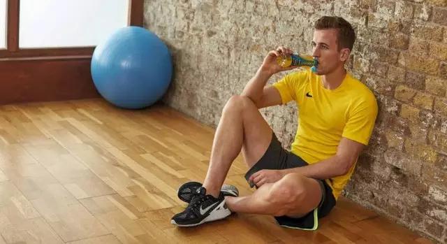 欧洲杯假球迷聊天,欧洲杯球迷第一视角