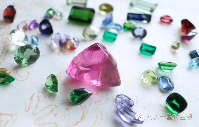 碧玺是什么人都能戴吗,长期佩戴碧玺分享体会