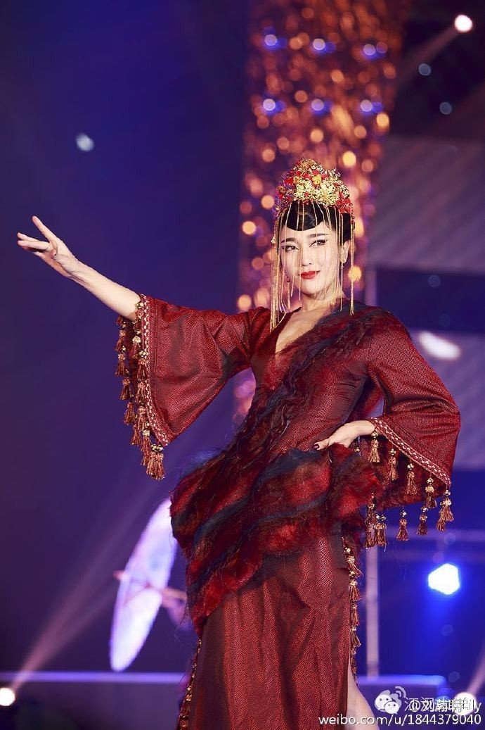 13岁时装走秀,13岁小孩走秀演出服