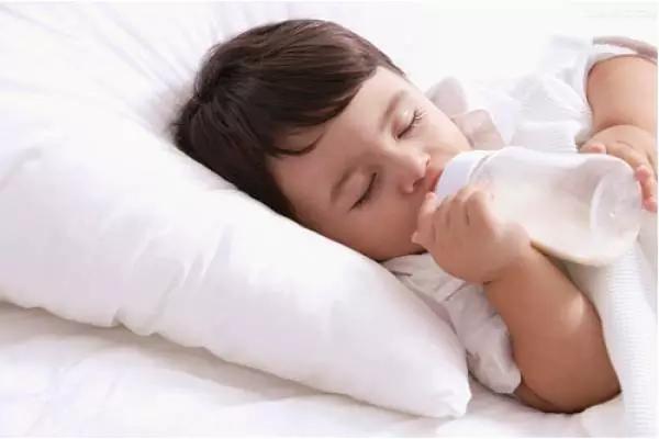 买奶粉都要注意什么,小孩有没有必要买奶粉