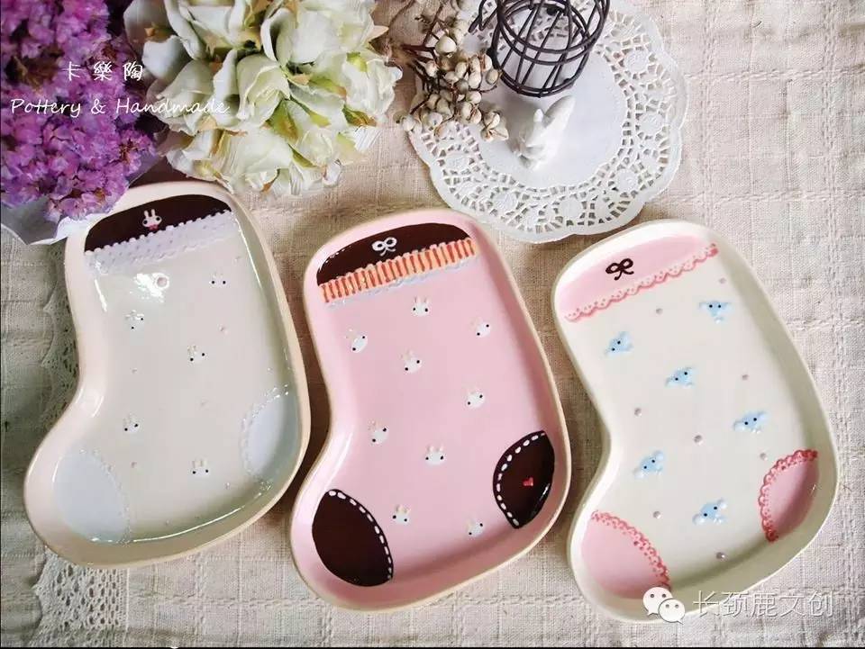 别拦我，我要吃了那些餐具