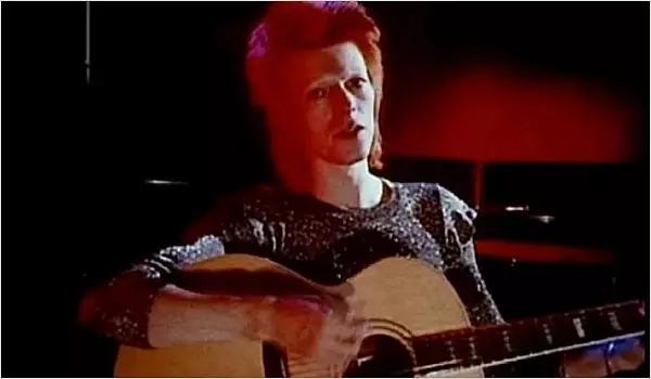 davidbowie简介,davidbowie为什么改名