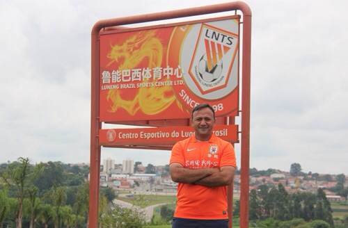 鲁蜜们，还记得巴力吗？他就要回济南探亲了！