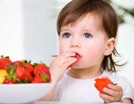 宝宝哭闹不休，皮肤瘙痒抓挠不断怎么办？警惕抓挠感染皮肤病！