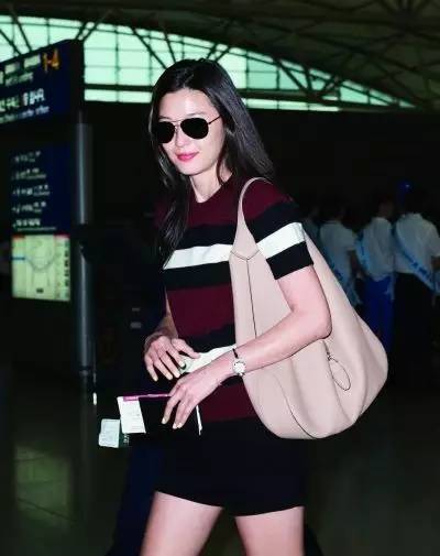 新手如何选择一线品牌包包 (欧美年轻人怎么选择大牌包包)