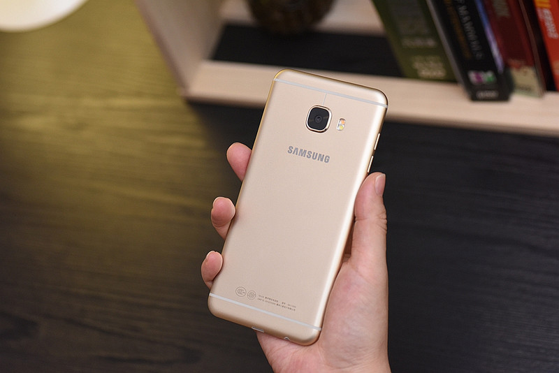 galaxyc55实拍,三星galaxyc5怎么样