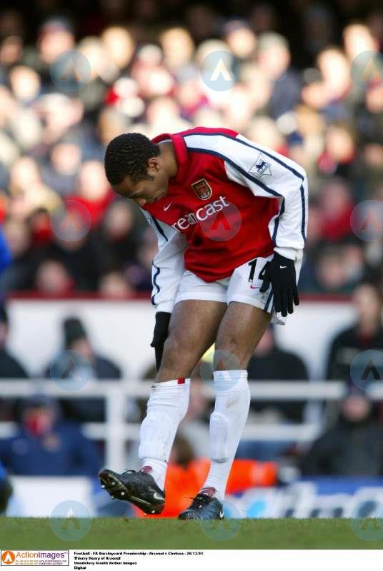 耐克足球鞋刺客纪念款解析,耐克足球鞋刺客进化史