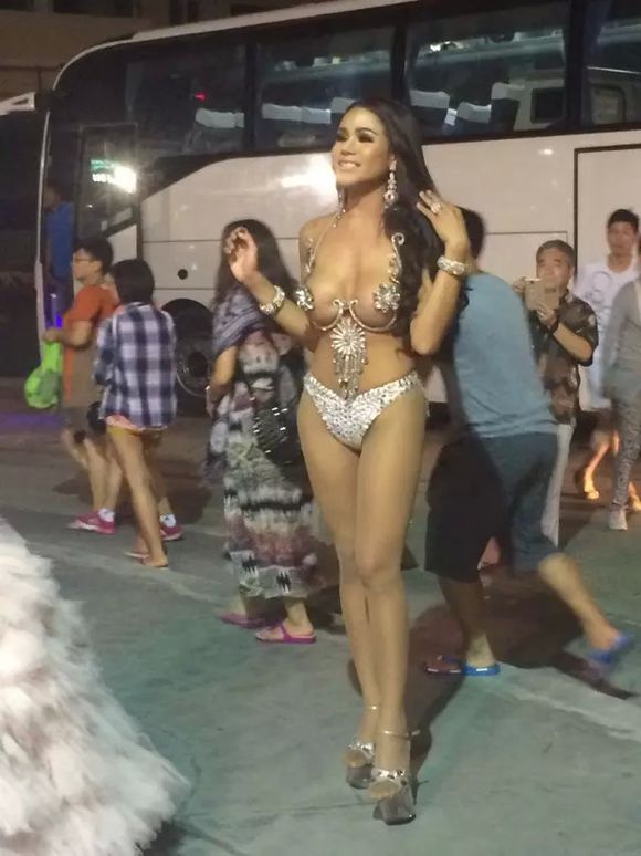 我是远洋渔民，爱钓鱼，更爱周游世界